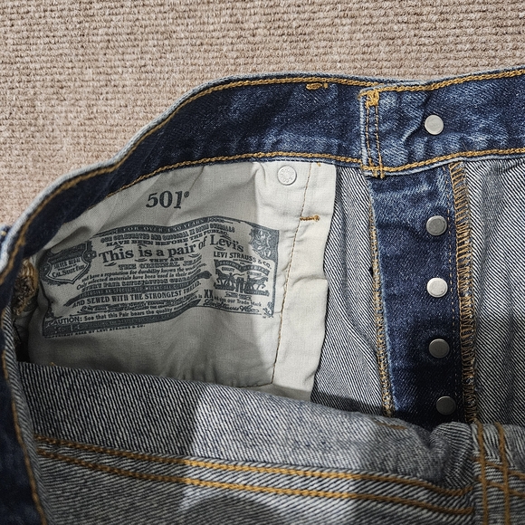 Levi's Classic Blue Denim Shorts - Picture 7 of 10